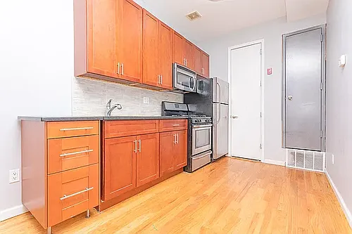 353 Grove St #2F Photo 1