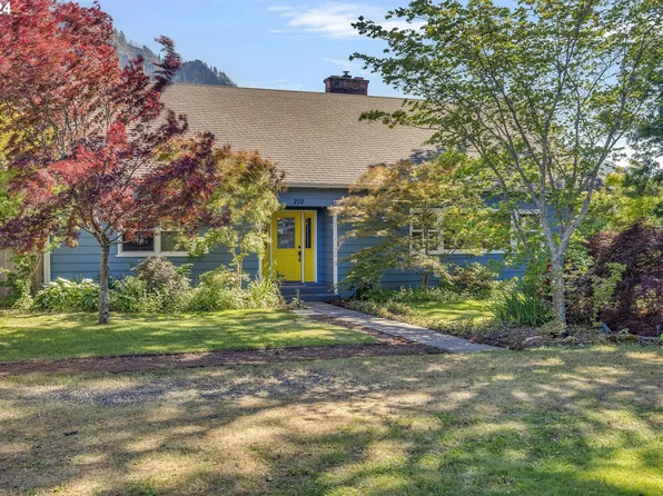 210 SW Ruckel St, Cascade Locks, OR 97014