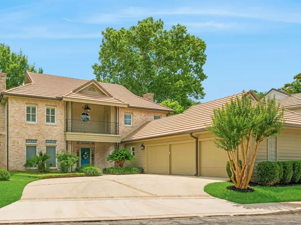 15 Granburg Cir, San Antonio, TX 78218