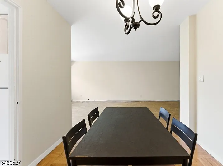 415 Claremont Ave — Photo 11