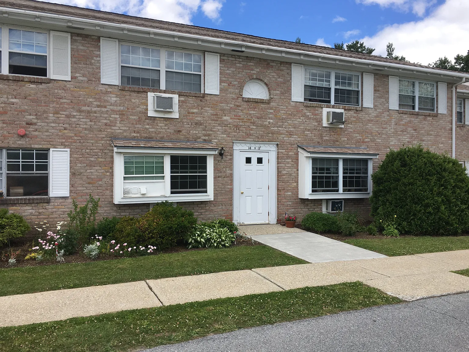 1 bed, 700 sqft, $1,290 — Photo 3