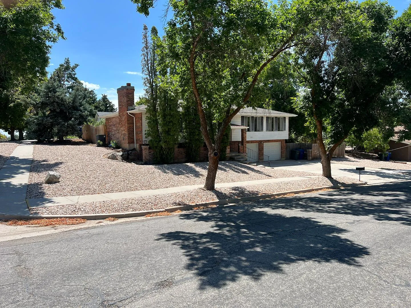 1597 Navajo Dr — Photo 2