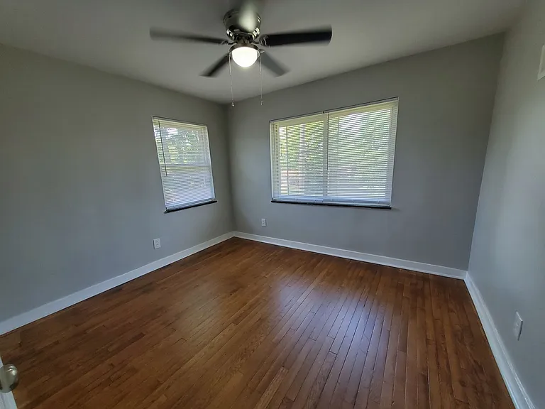 562 East Dr — Photo 16