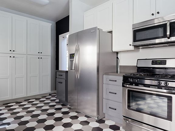 4th image of 1256 W Adams Blvd #1256