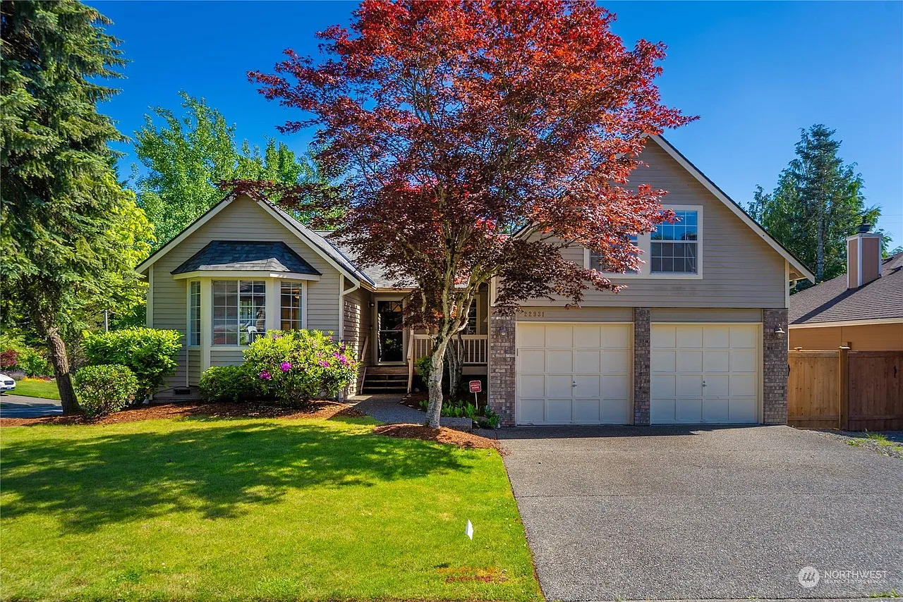 4 bed, 1810 sqft, $3,560 — Photo 1
