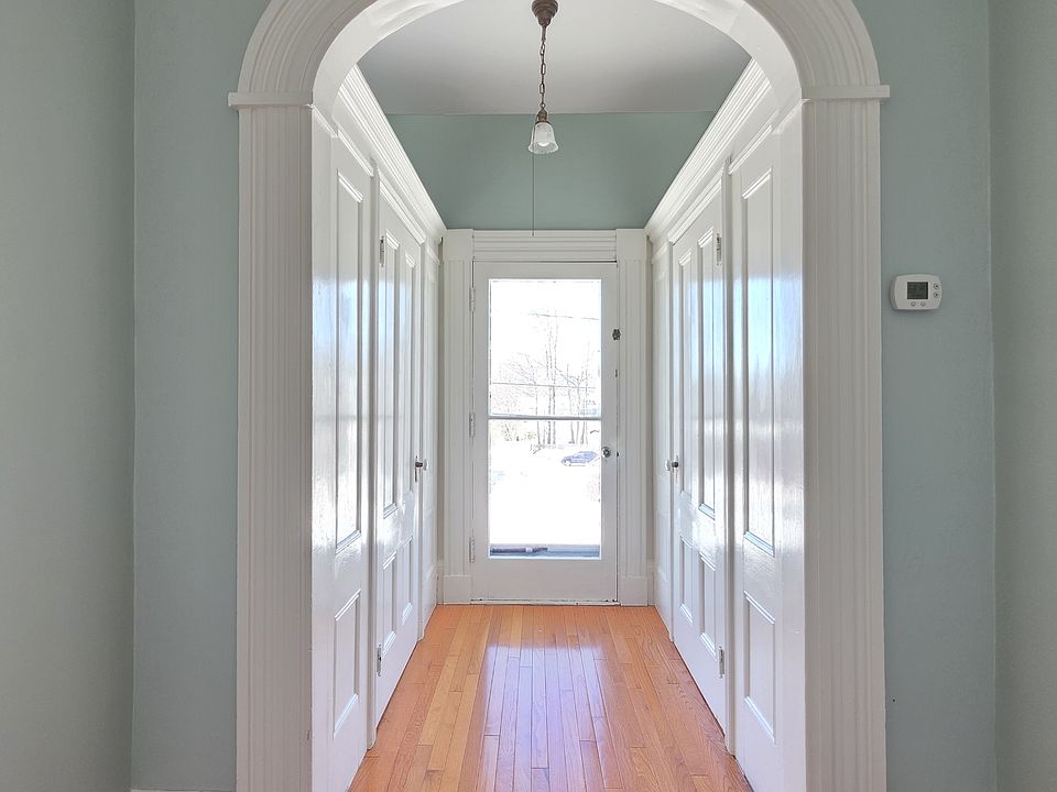 Office / Reading Area with Closet Space