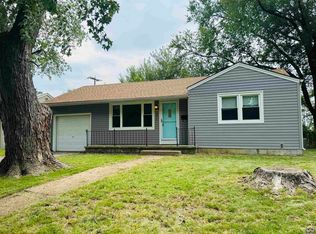 2234 SW Boswell Ct, Topeka, KS 66611