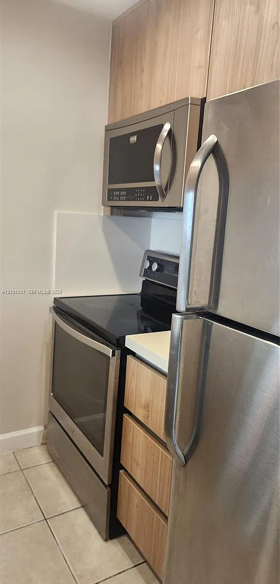 Madison Downtown Condo — Photo 4