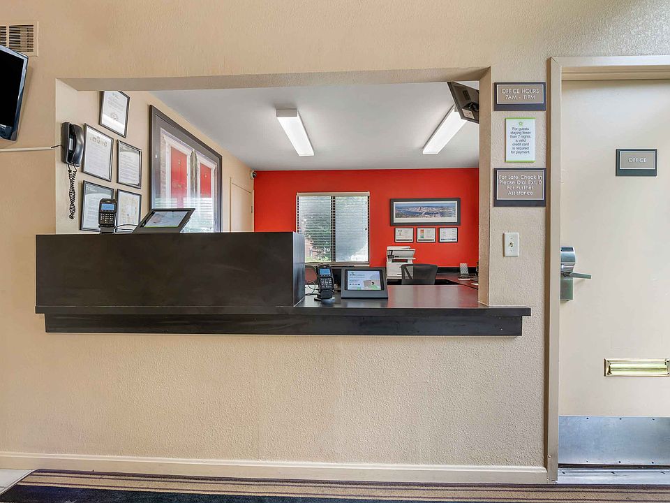 Lobby and Guest Check-in