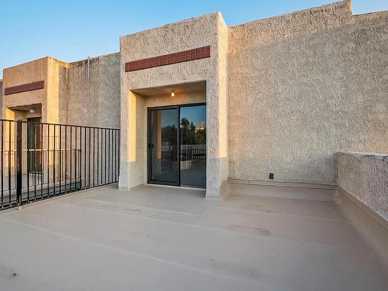 Master suite balcony access