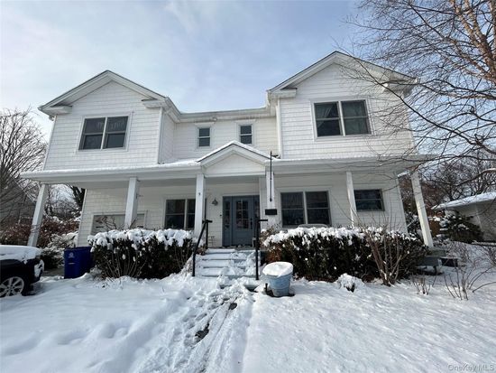 9 Floral Lane, Saint James, NY 11780