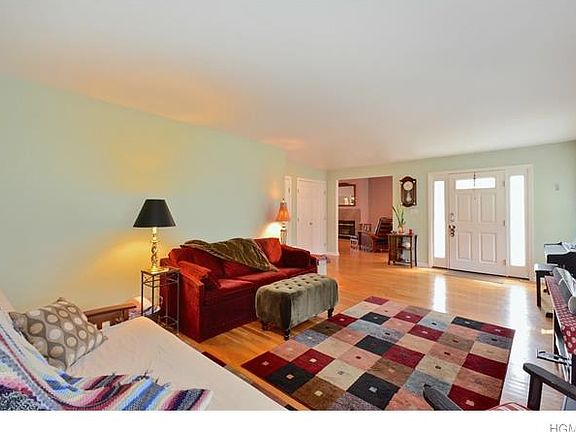 4th image of 114 Villa Ave