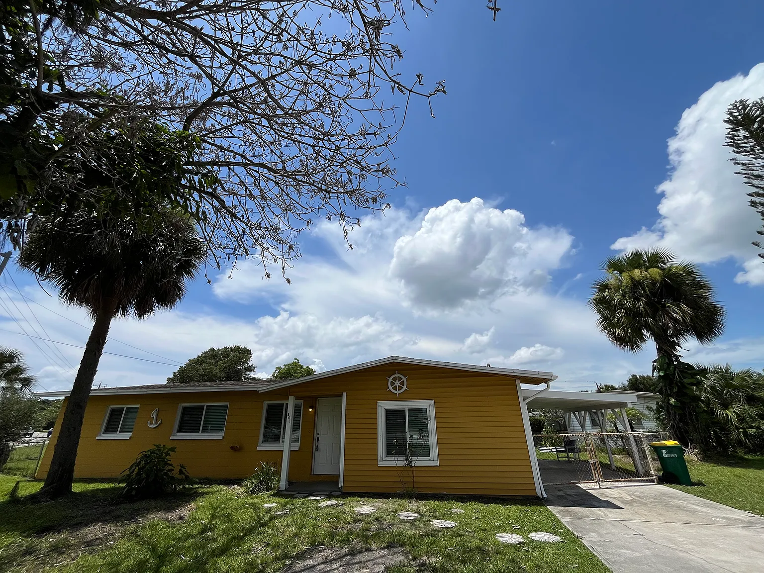 3 bed, 1144 sqft, $1,900 — Photo 2