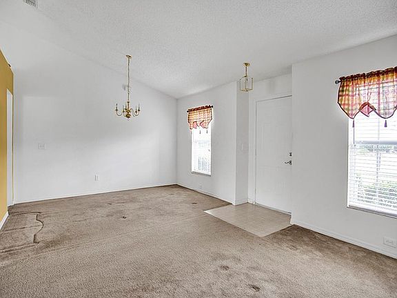 4th image of 303 Dogfish Ct