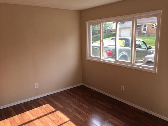 5th image of 2570 Cathy Dr NE