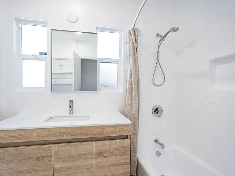 6101 Simpson Ave — Photo 7