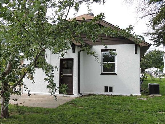 3rd image of 2857 Westbrook Ave