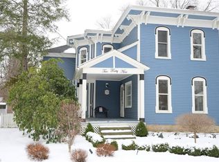 249 S Franklin St, Chagrin Falls, OH 44022