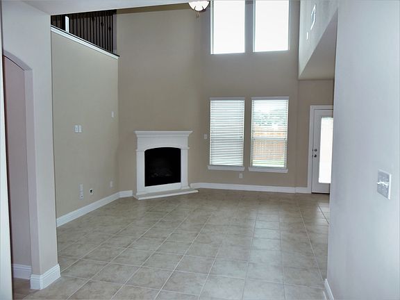5th image of 3905 Bastrop St