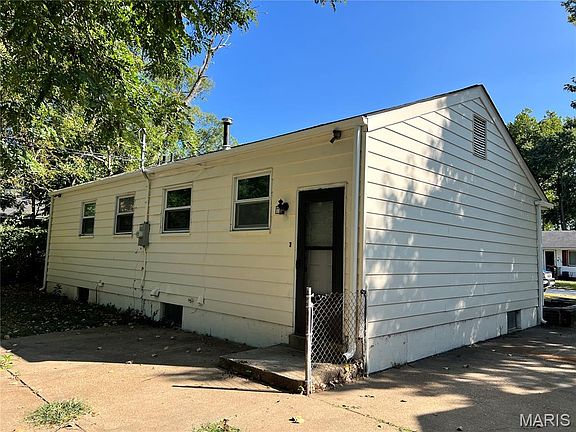 2nd image of 8613 Elwyn Dr