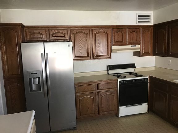 3rd image of 6836 N 33rd Dr