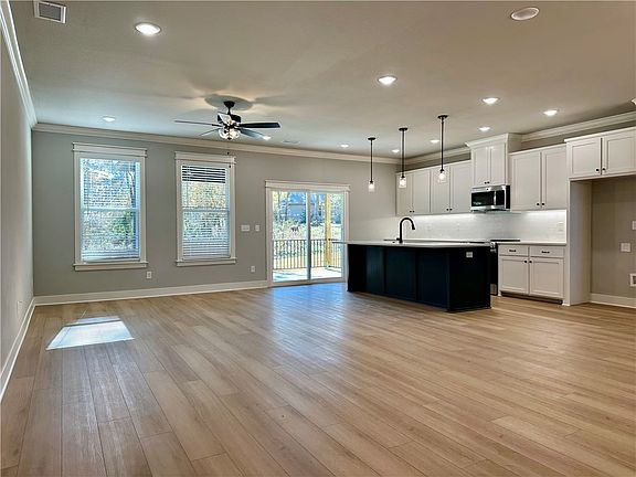 4th image of 7 Dundonald Ln