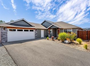 1561 Raydean Dr, Grants Pass, OR 97527