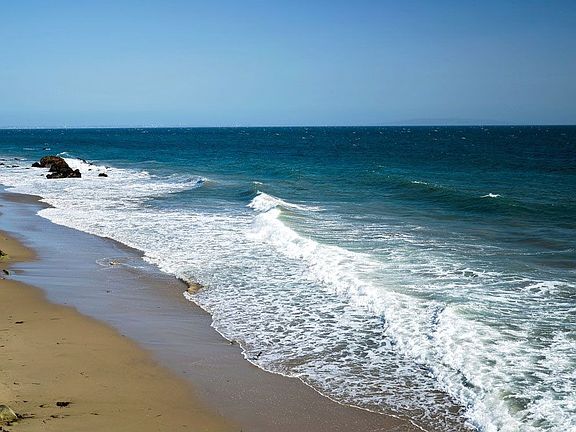 3rd image of 20300 Pacific Coast Hwy