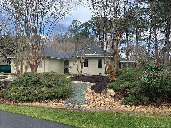 3rd image of 532 Fairfax Way