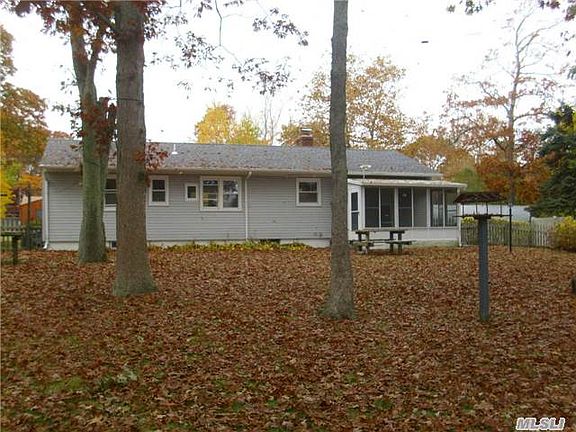 3rd image of 20 Sheffield Ln
