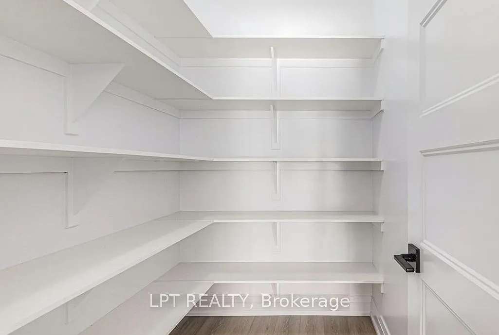 3 bed, $2,400 — Photo 4