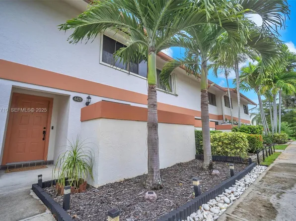 4429 SW 70th Ter, Davie, FL 33314