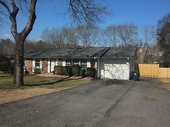 3rd image of 1223 Helena Dr
