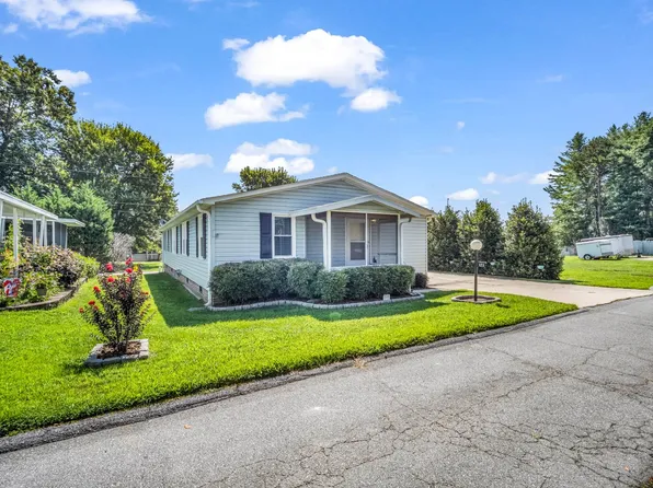 123 Harbor Rd, Hendersonville, NC 28792