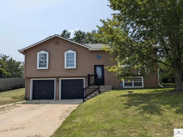 802 Cedar St, Belton, MO 64012