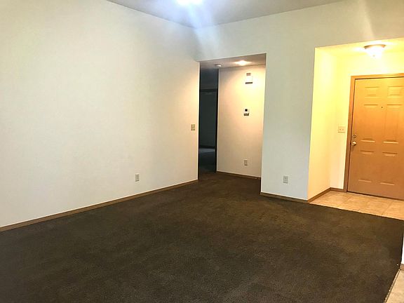 Living Room/Front Door/Hallway