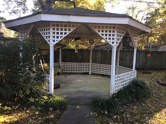 2nd image of 34 Southwood Dr