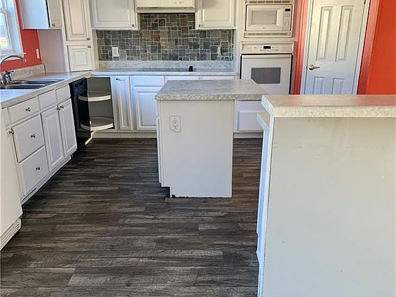 2nd image of 103 Hillcreek Dr