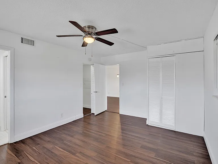 2640 Garden Dr S #301 — Photo 34