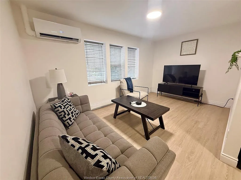 2 bed, $1,950 — Photo 3