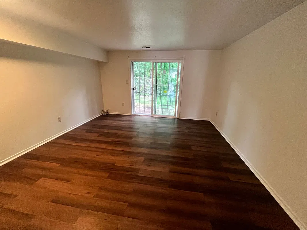 2 bed, 1.0 bath, 815 sqft, $1,950 — Photo 4