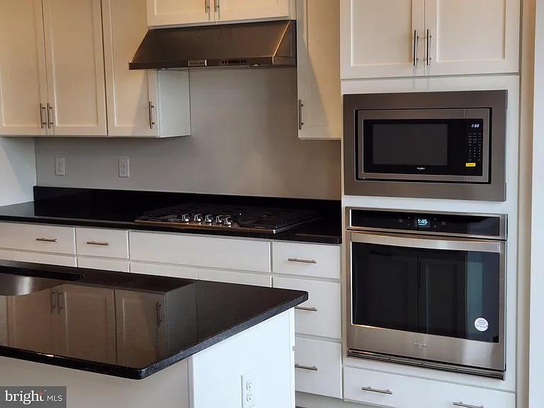 821 Bayberry Ct #821 — Photo 5