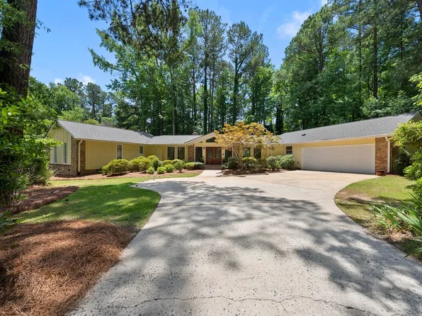 1104 Queensferry Rd, Cary, NC 27511