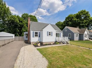 33 Deerfield Dr, Manchester, CT 06040