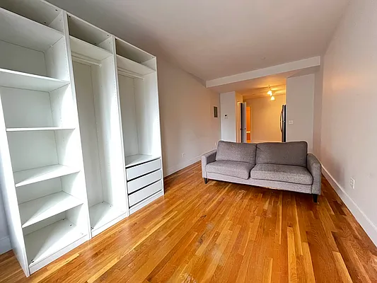 Rented by City Vista Inc | media 53