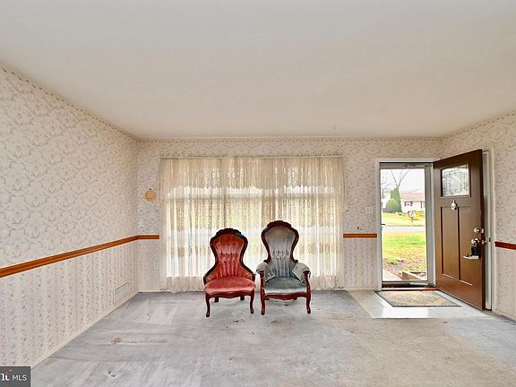 5th image of 5003 Treetop Ln