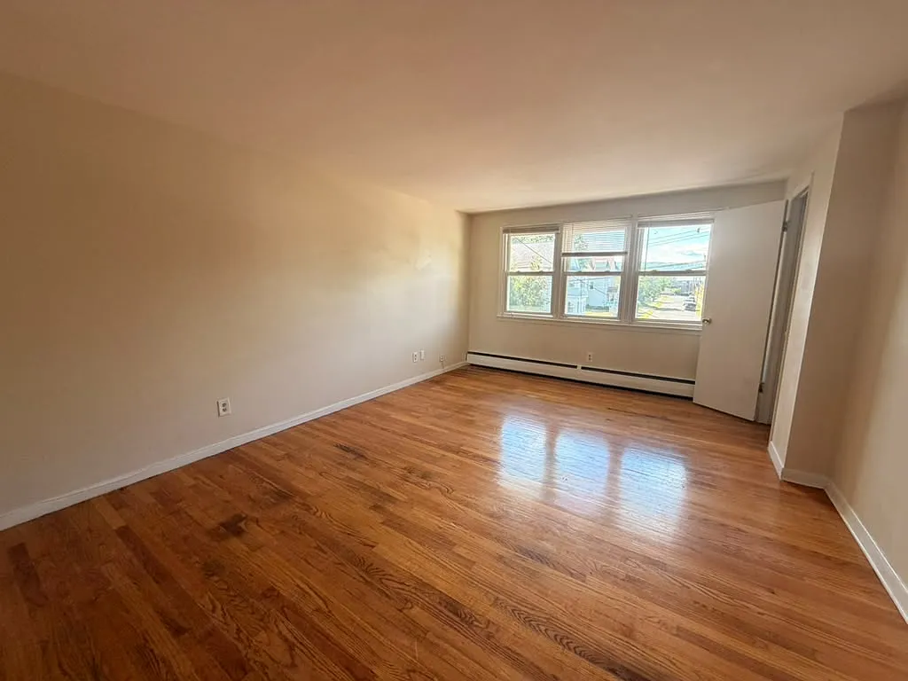 2 bed, $1,695 — Photo 3
