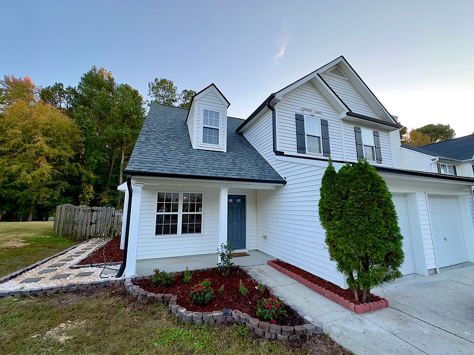 1st image of 3904 Toyon Dr