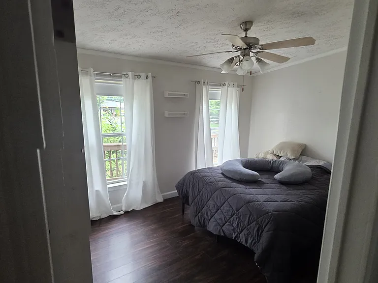 1235 Sulphur Springs Rd — Photo 11