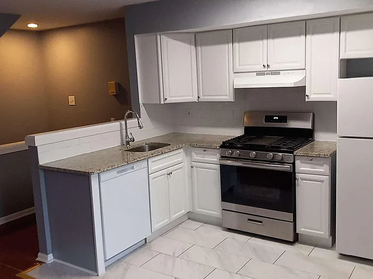 1034 Federal St #5 — Photo 4
